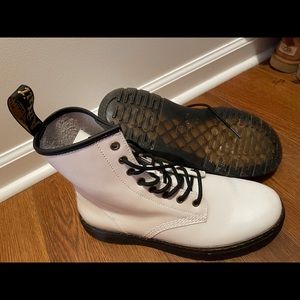 dr martens size 10 women’s white
